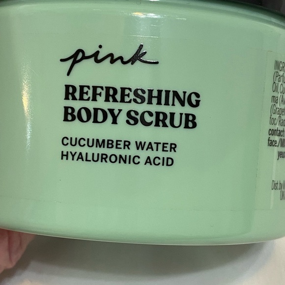 Victoria's Secret Pink Refreshing Body Scrub - Green - Picture 2 of 4